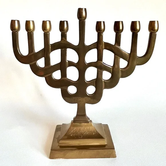 Vintage Brass Menorah Artist Signed Fred Hollinger MCM Brutalist Hanukkah Gift - Picture 8 of 8